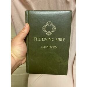 Vintage The Living Bible Paraphrased Hardcover 1971 Tyndale Publishing Green